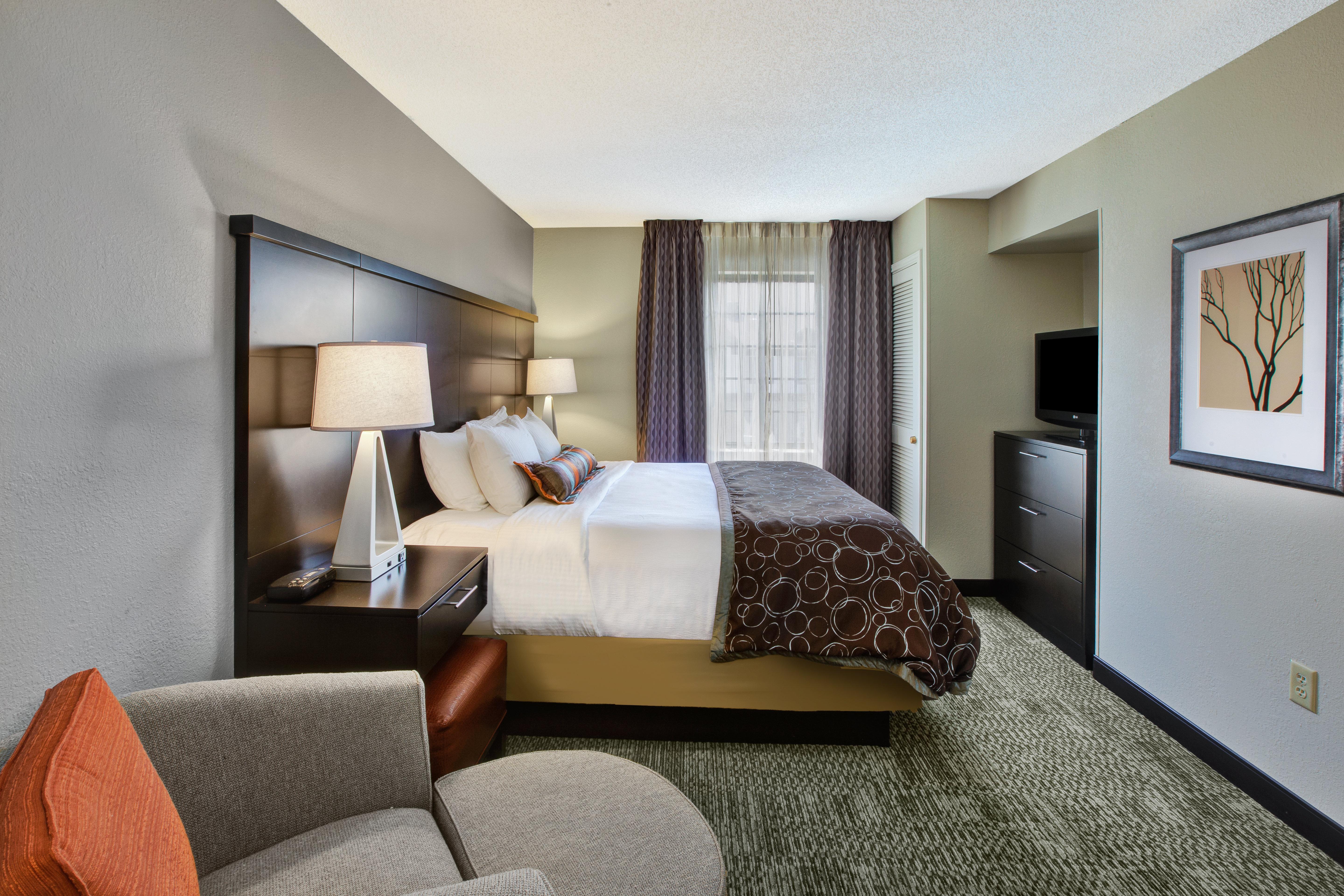 Staybridge Suites Louisville - East By Ihg Exterior foto