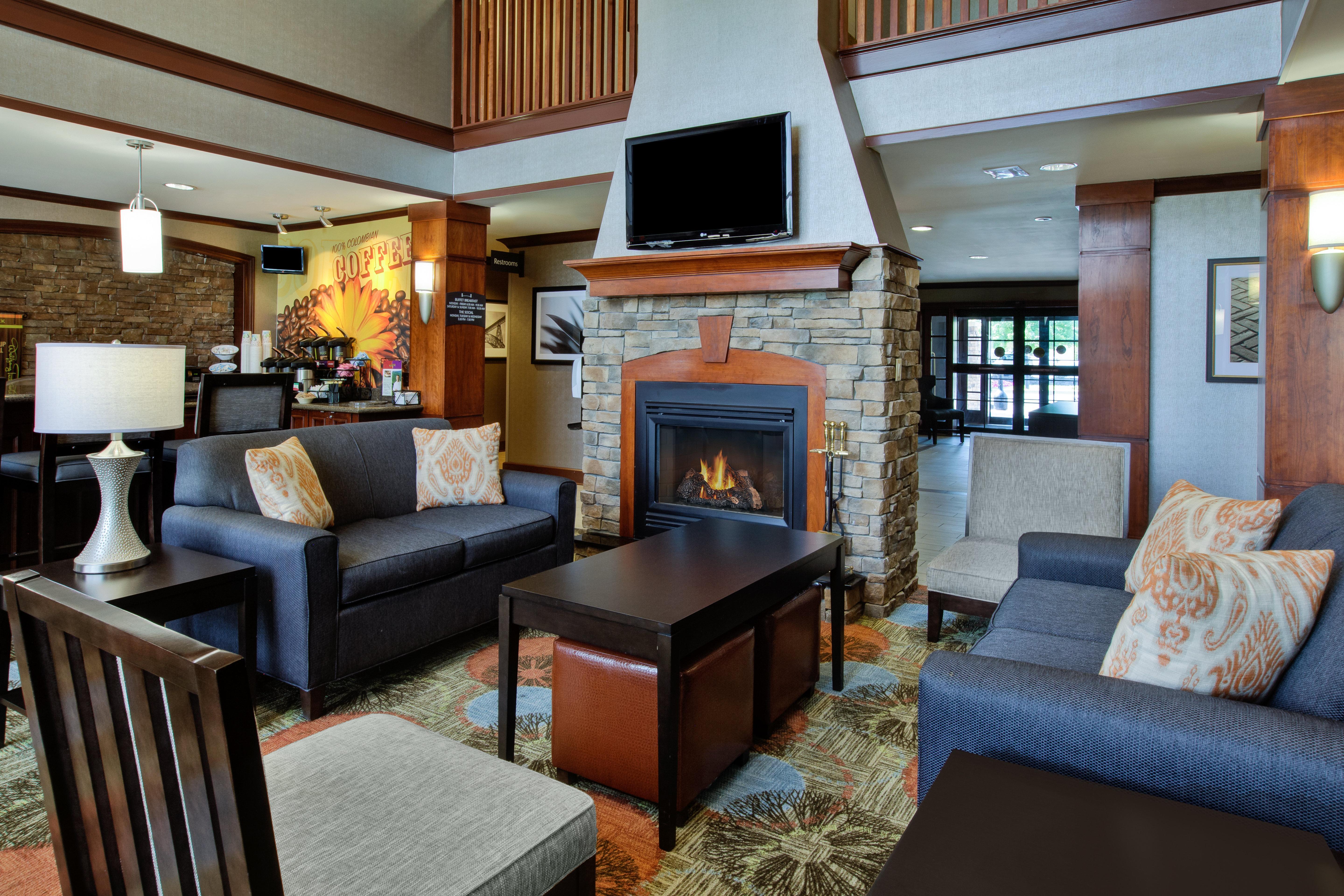 Staybridge Suites Louisville - East By Ihg Exterior foto